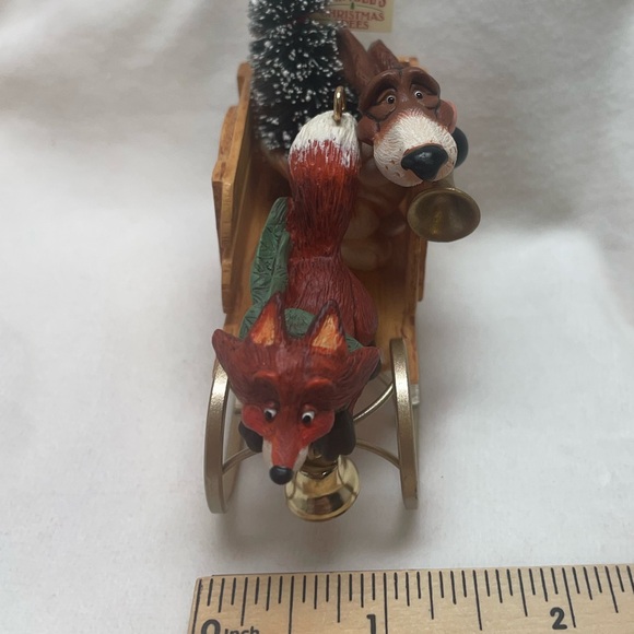 Fox & Hound Deliver Hallmark Ornament - Picture 5 of 12